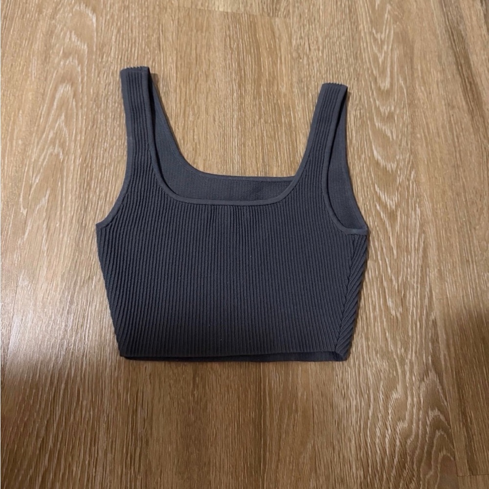 Aritzia Sculpt knit tank